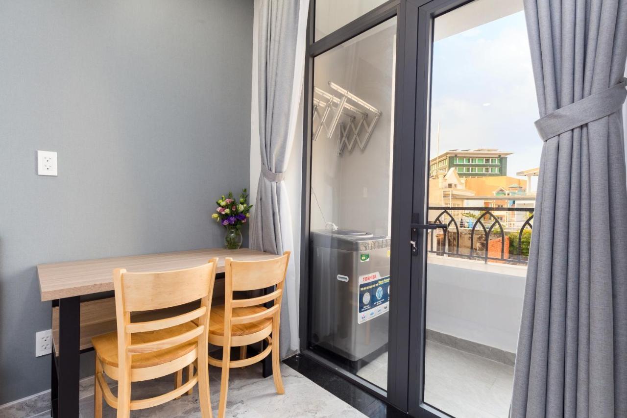 Yours Studio Airport Hotell Ho Chi Minh-staden Exteriör bild